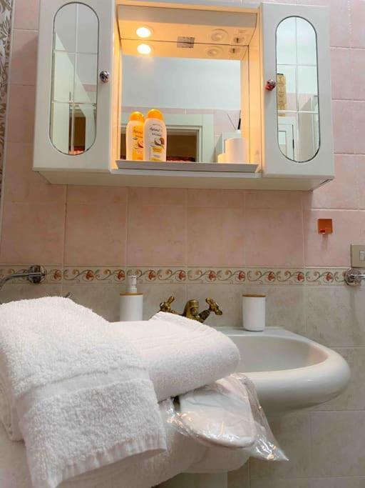 A Casa Di Gin Milano Villa Ngoại thất bức ảnh